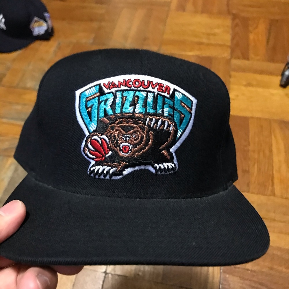 MEMPHIS GRIZZLES MITCHELL AND NESS SNAPBACK